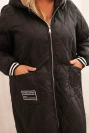 Dámská bunda Plus Size prošívaná s kapucí a sportovními manžetami černá