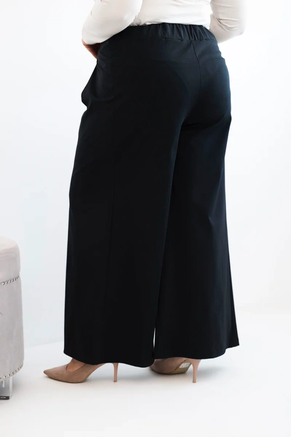 Dámske nohavice Plus Size so širokými nohavicami a plisovaním čierne