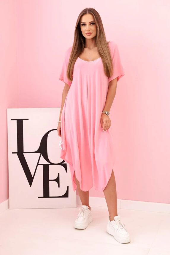 Damenkleid aus Viskose mit kurzen Ärmeln und ausgestelltem Saum light pink