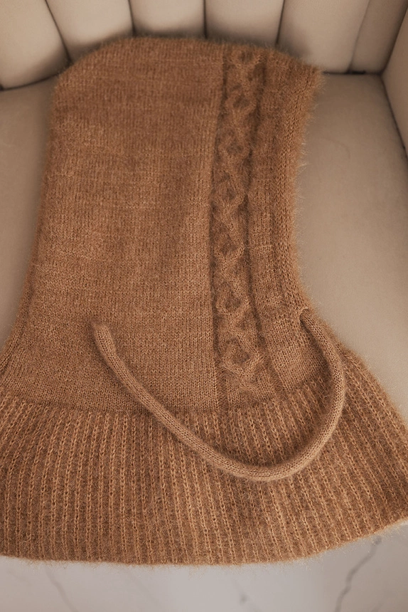 Women's hooded cap with ties and braid weave dark camel