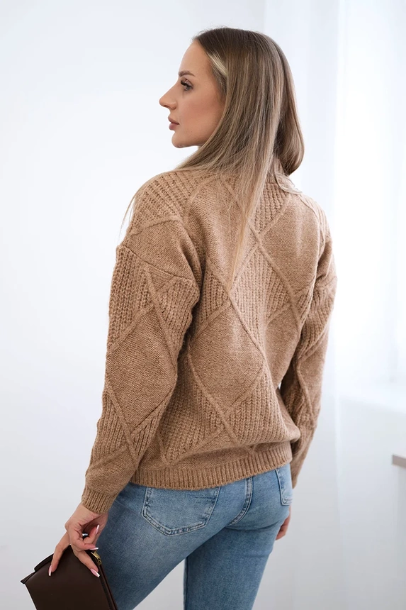 Svetr položený přes hlavu v diamantech Velbloud