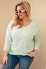 Bluzka damska Plus Size przecierana z napisem i perełkami miętowa