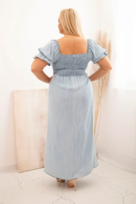 Damenkleid in Übergröße mit kurzen Ärmeln und Raffung aus Tencel maxi hell jeansblau