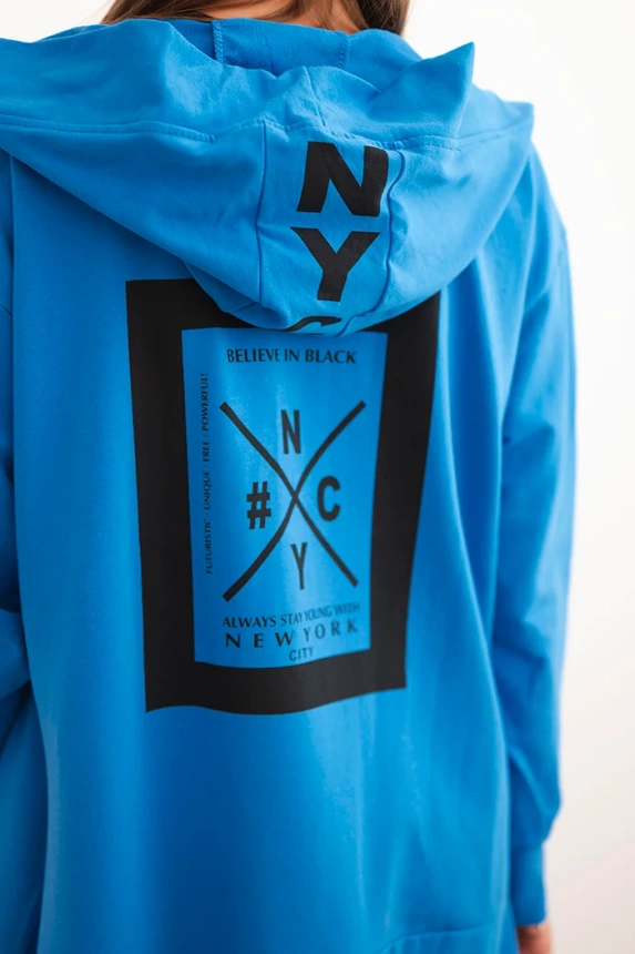 Kornblumenblaue Jacke in Übergröße mit Kapuze