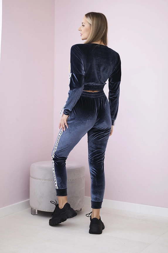 Velúrová súprava s nápisom Queen grafit