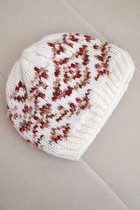 Women's wool winter hat with decorative crystals K399 black