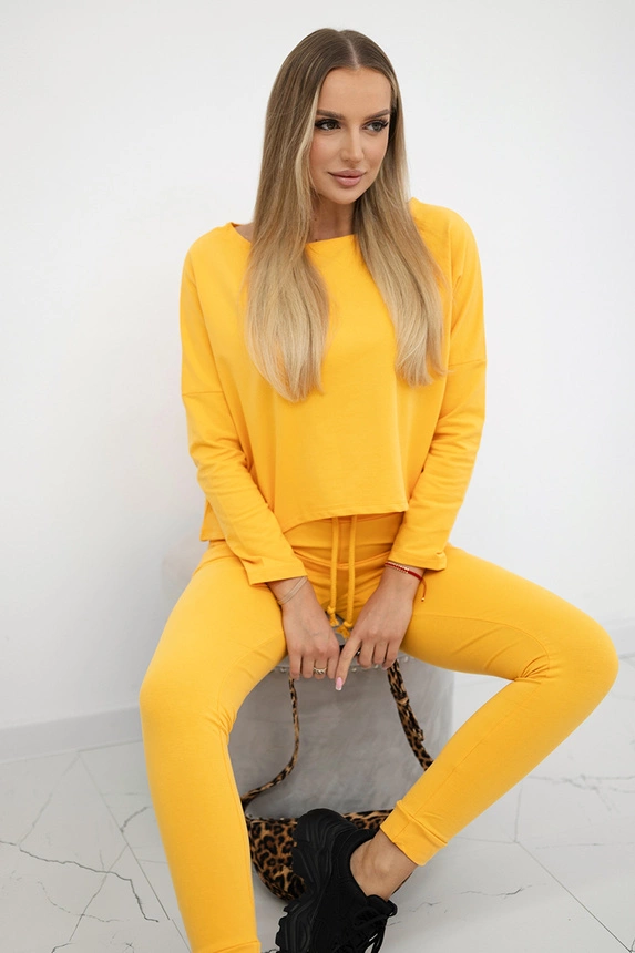 Set with oversized blouse mustard