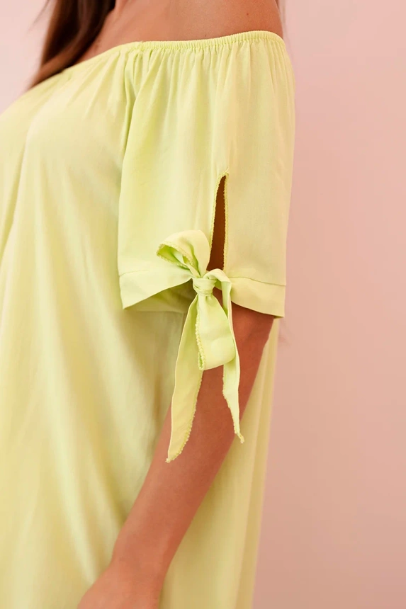 Damenkleid aus Viskose mit Bindebändern an den Ärmeln pistaziengrün