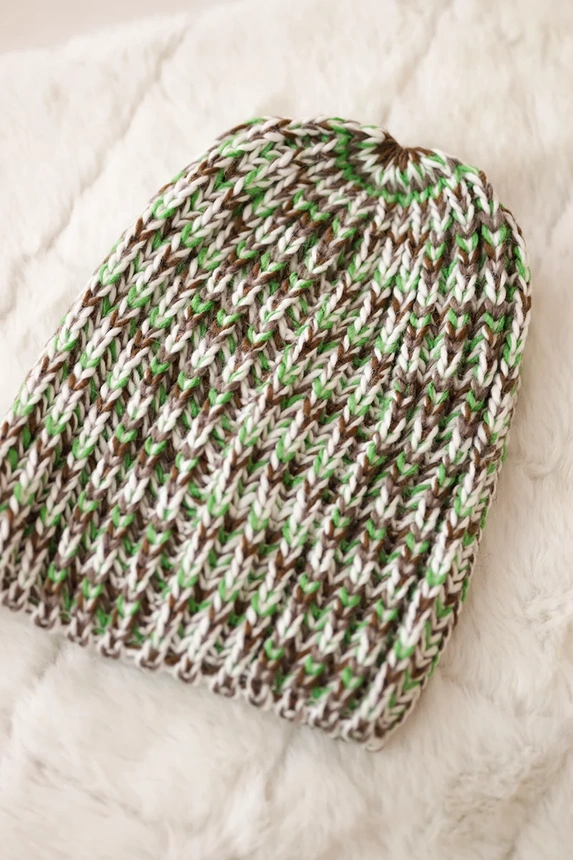 Women's cap Lora K312 green + brown