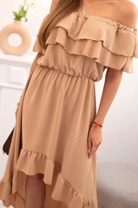 Schulterfreies Damenkleid mit längerem Rücken Kamel