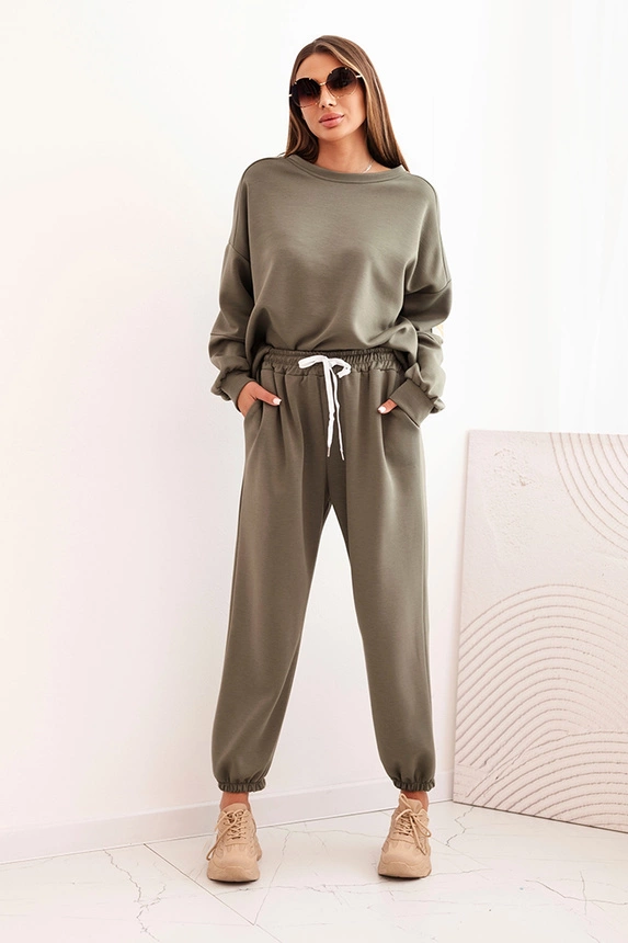 Ladies' butter set with a loose sweatshirt and pants with the inscription LOVE khaki