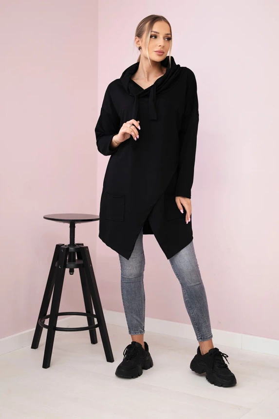 Tunic with envelope front Oversize black
