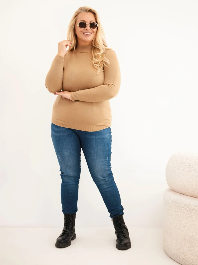 Moteriškas megztinis Plus Size iš viskozės su aukštu kaklu rudos spalvos