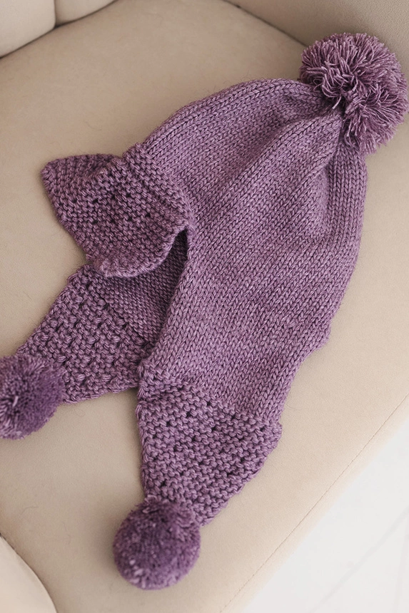 Damenwintermütze mit Wolle, mit Schirm und Pompons K475 lila