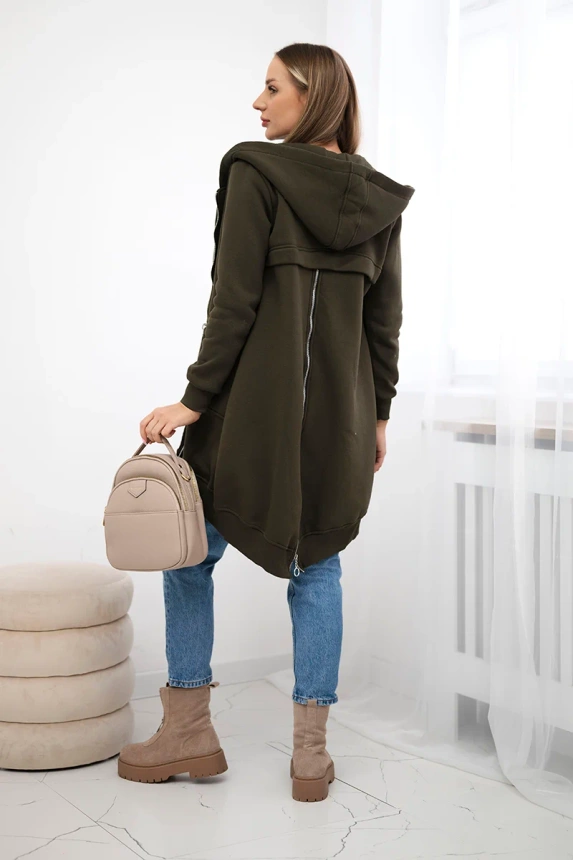 Isoliertes Sweatshirt mit Reißverschluss am Rücken khaki