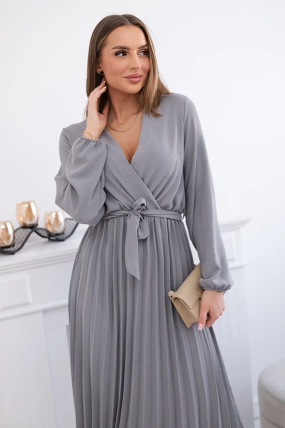Dress tied with a pleated hem grey