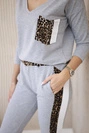 Set mit Leopardenmuster grau