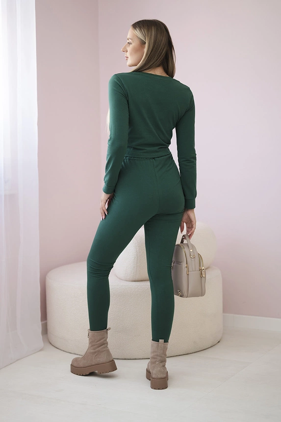 Set with ruffles on the blouse green
