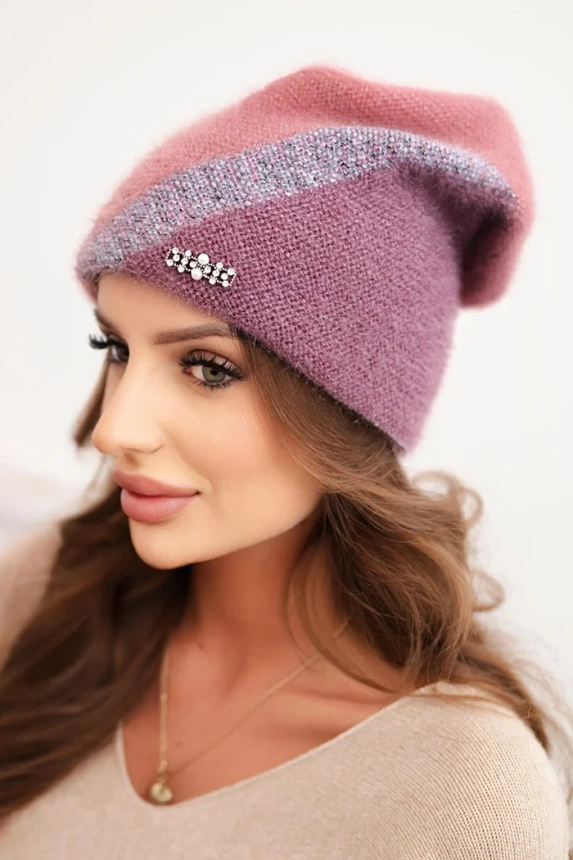 Women's ribbed cap made of modal and viscose with a decorative button ecru