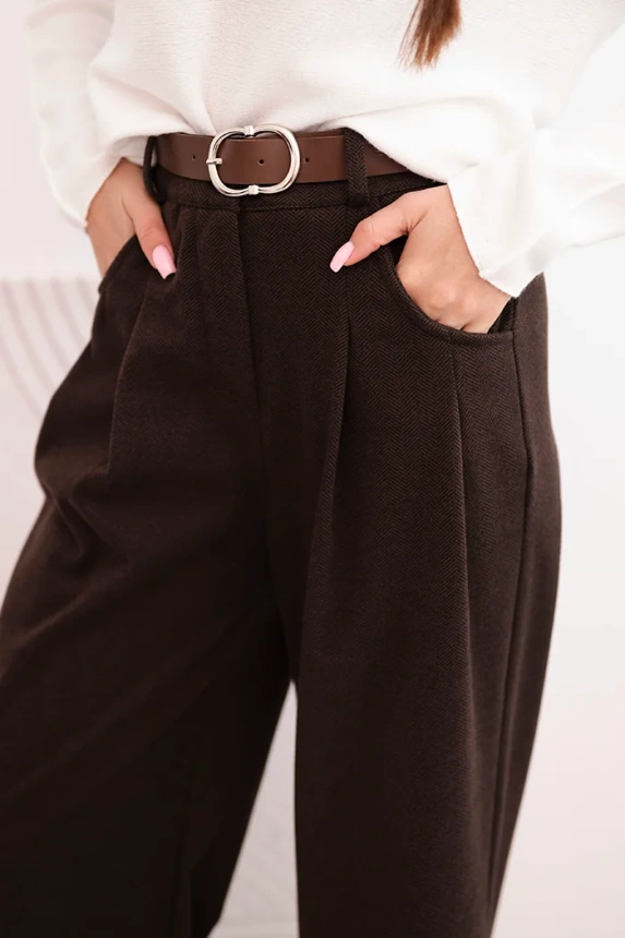 Damenhose mit weitem Bein und Gürtel braun