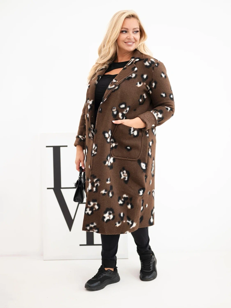 Elegantný dámsky kabát Plus Size s klopami v leopardí vzor hnedej