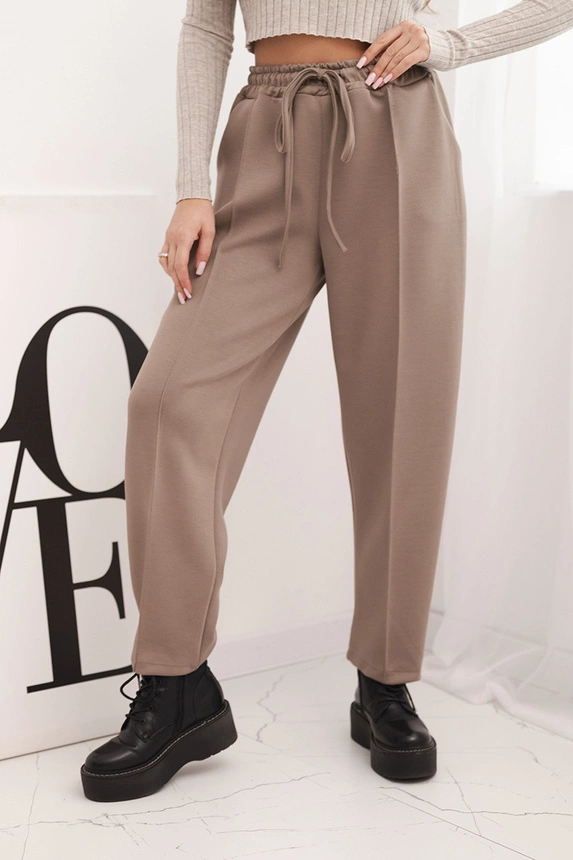 Elegante Damenhose mit hoher Taille und Bindegürtel fango