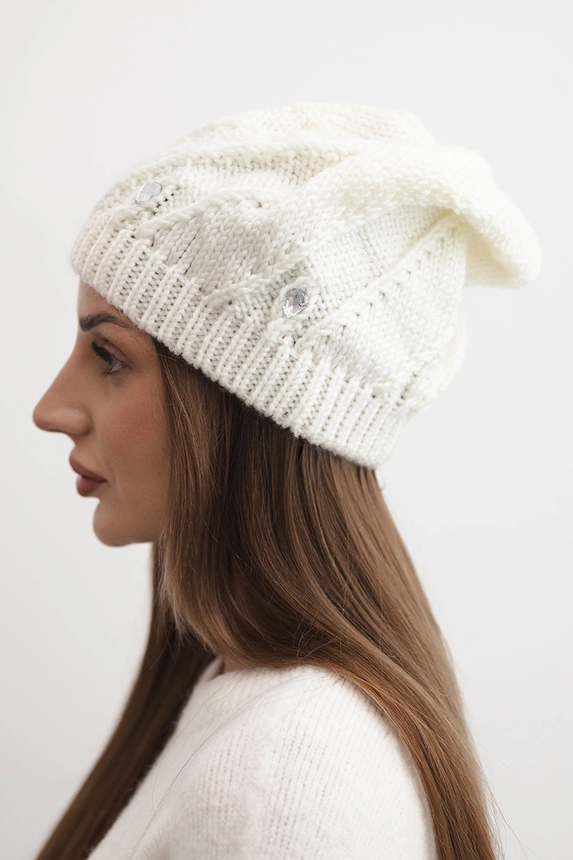 Damenwintermütze aus Wolle mit Zirkonia und Muster K455 mocca