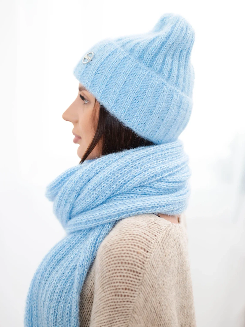 A set women's hat and long scarf blue