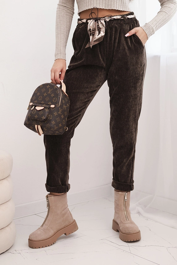 Damenhose aus Viskose mit einem Schalgürtel braun