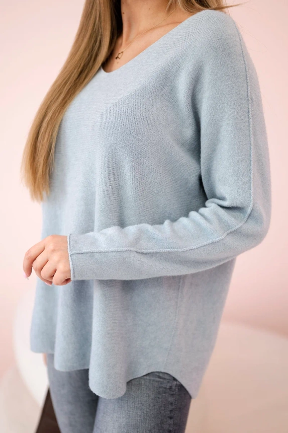 V-neck sweater grey
