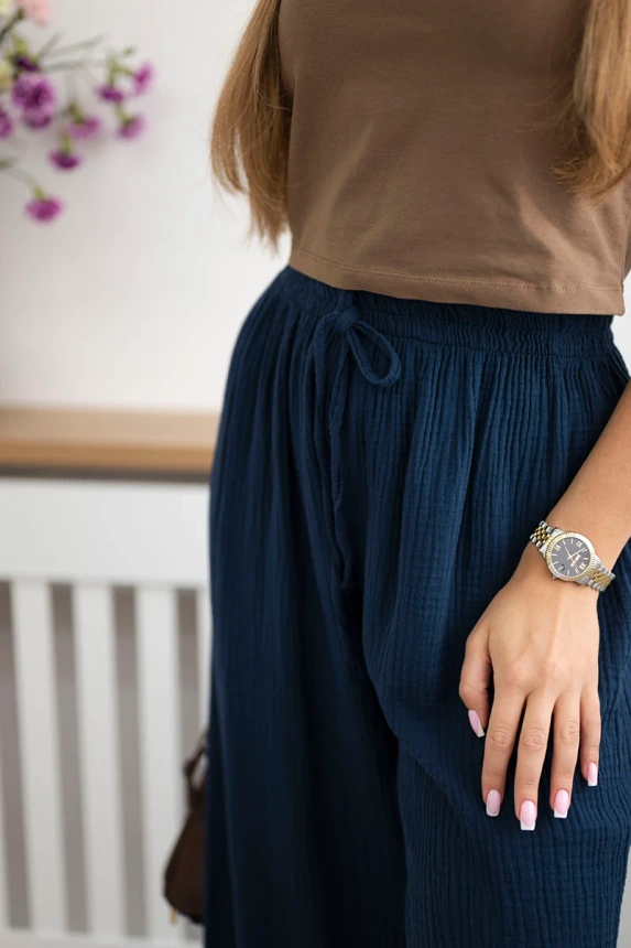 Muslin pants with a wide leg navy blue