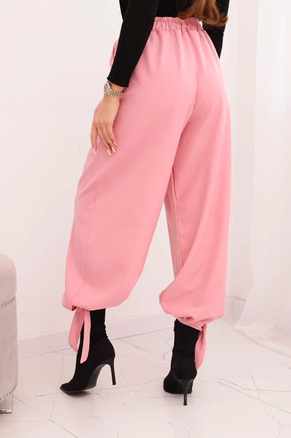 Damenhose mit weitem Bein und Bindung am Ende hellrosa