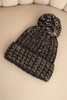 Damenwintermütze mit Pompon und Wolle K424 schwarz + mocca