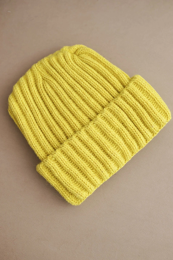 Magda K293 rolled-up cap yellow