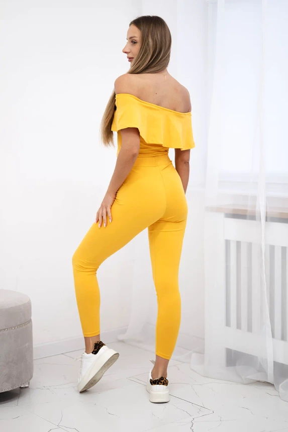 Set with a frill mustard