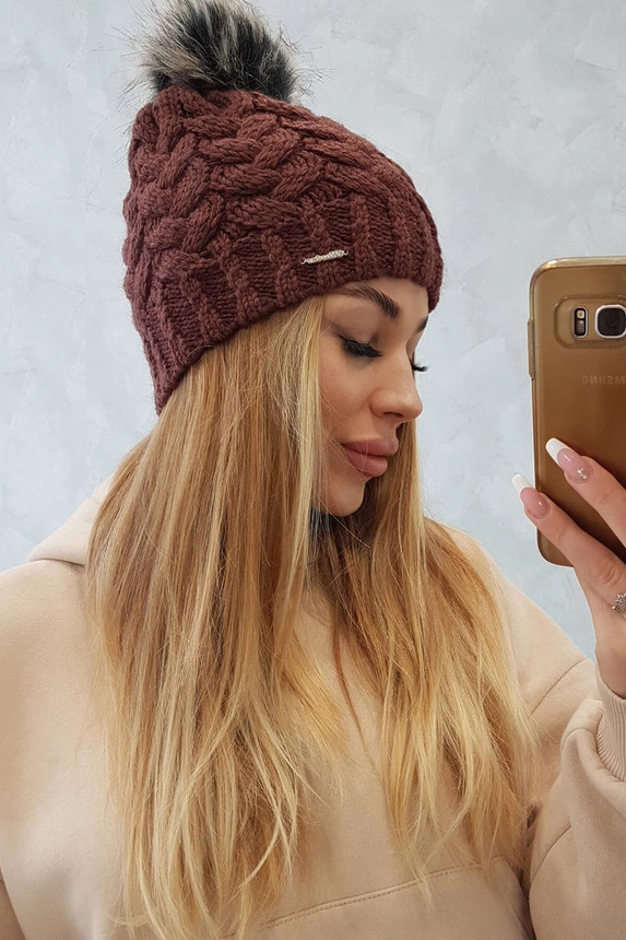 Cap with fleece Daria K217 brown