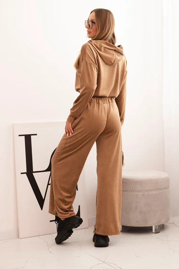 Women's velour tracksuit with wide legs and a hoodie camel