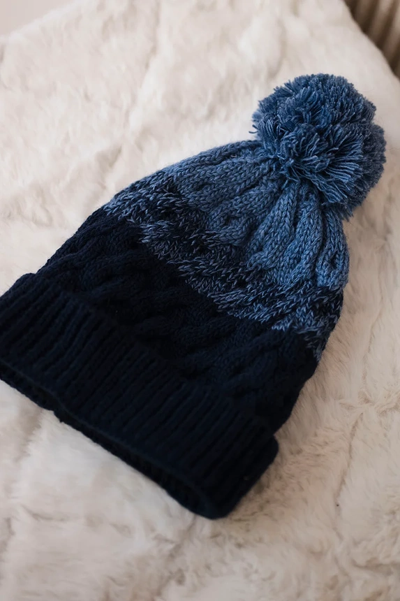 Čapica s fleece Ilona K218 námornícka modrá + džínsy