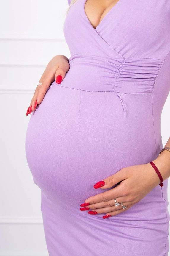 Lila Kleid mit Ausschnitt unter der Büste - 8310