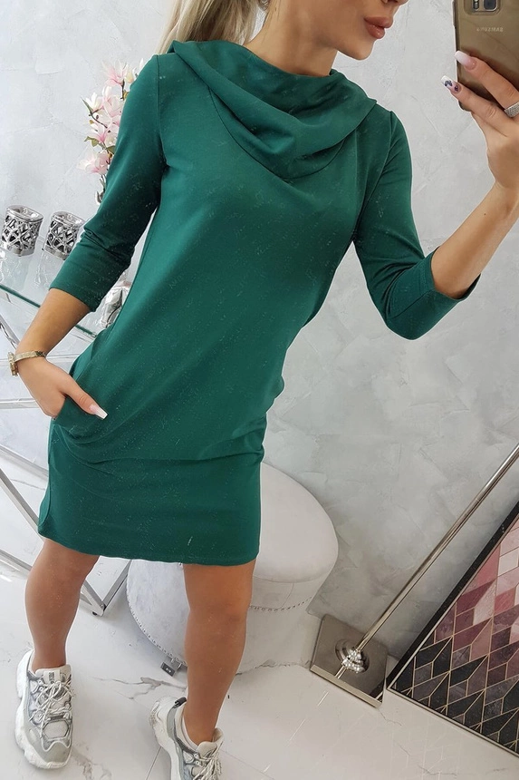 Suknelė su gobtuvu ir kišenėmis žalia