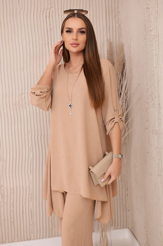 Set of blouse + pants with pendant camel
