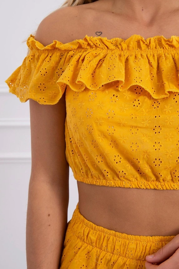 Embroidered set with blouse off-shoulders mustard