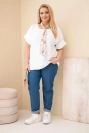 Bluzka damska wiskozowa Plus Size z krótkim rękawem i ozdobną apaszką biała