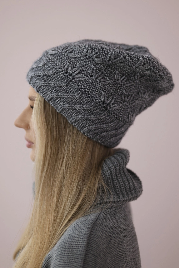 Women's cap Dagmara K332 dark gray