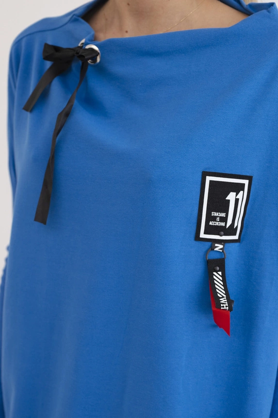 Oversize sweatshirt with asymmetrical sides mauve-blue