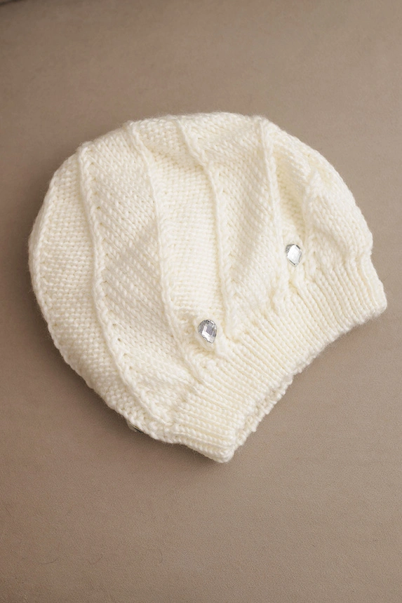 Damenwintermütze aus Wolle mit Zirkonia und Muster K455 mocca