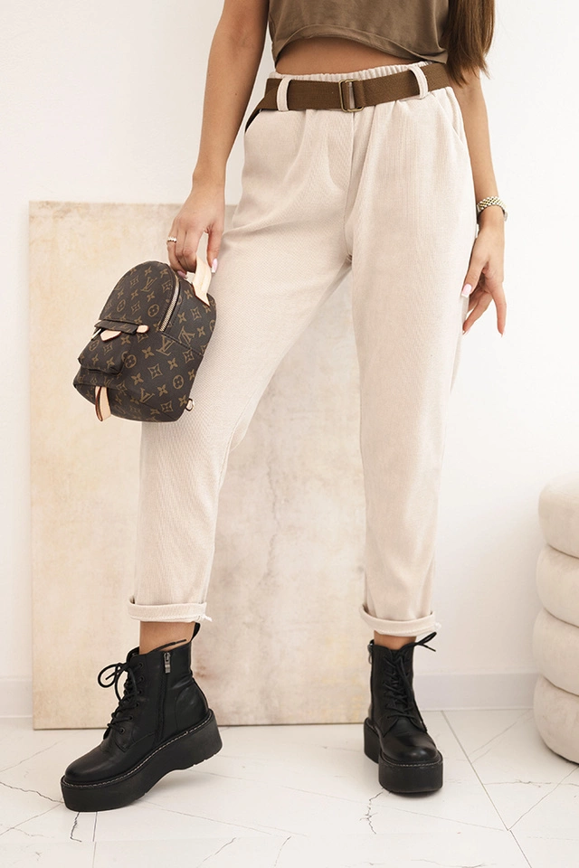 Spodnie damskie z paskiem sztruksowe beżowe