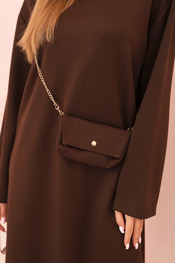 Sukienka damska wiskozowa Plus Size z torebką na łańcuszku brązowa