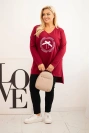 Women's blouse with a longer back and print burgundy