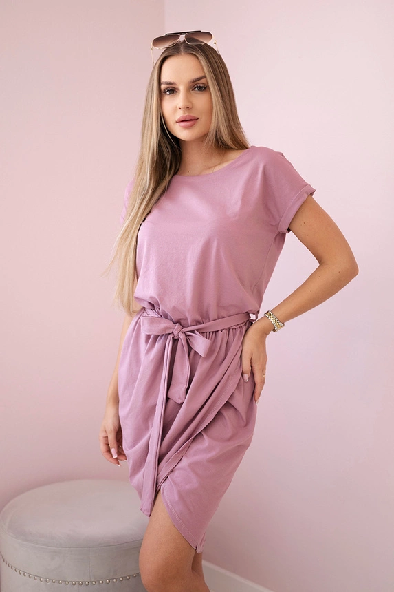 Tied dress with an envelope-like dark pink